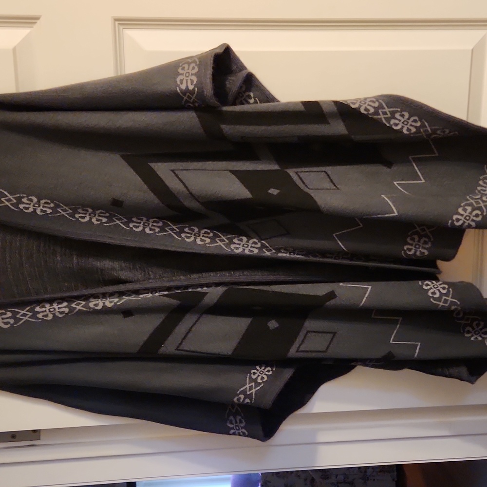 Janice Grey Cape One Size NWOT